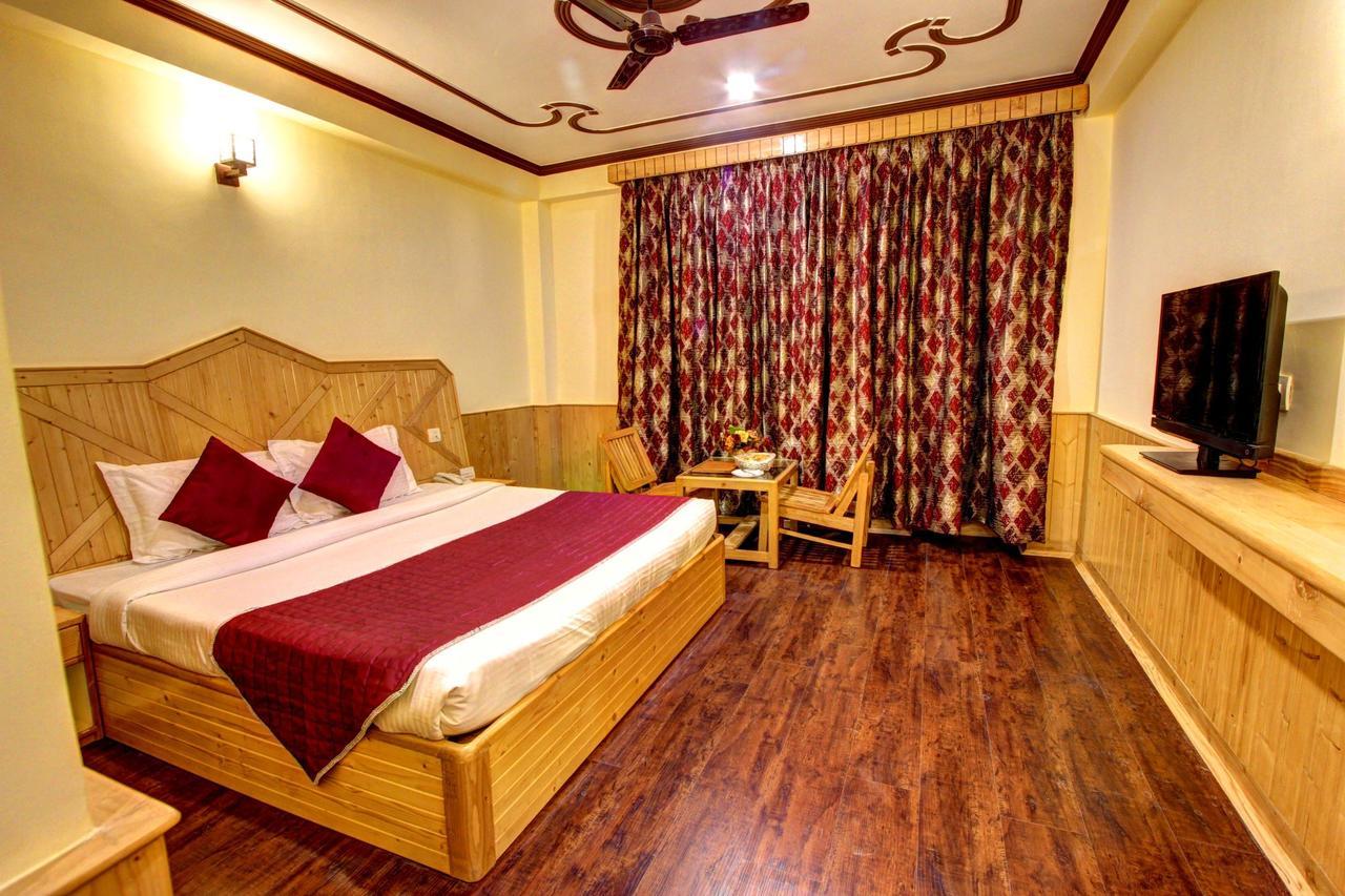Holiday Bnb Manali Esterno foto