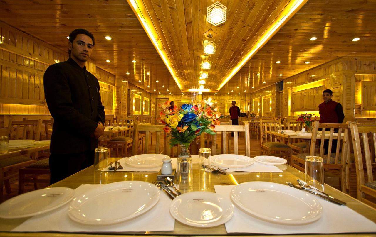 Holiday Bnb Manali Esterno foto